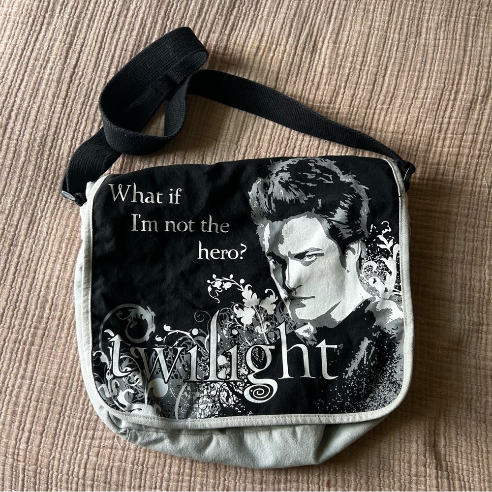 Twilight Black and Gray Messenger Bag